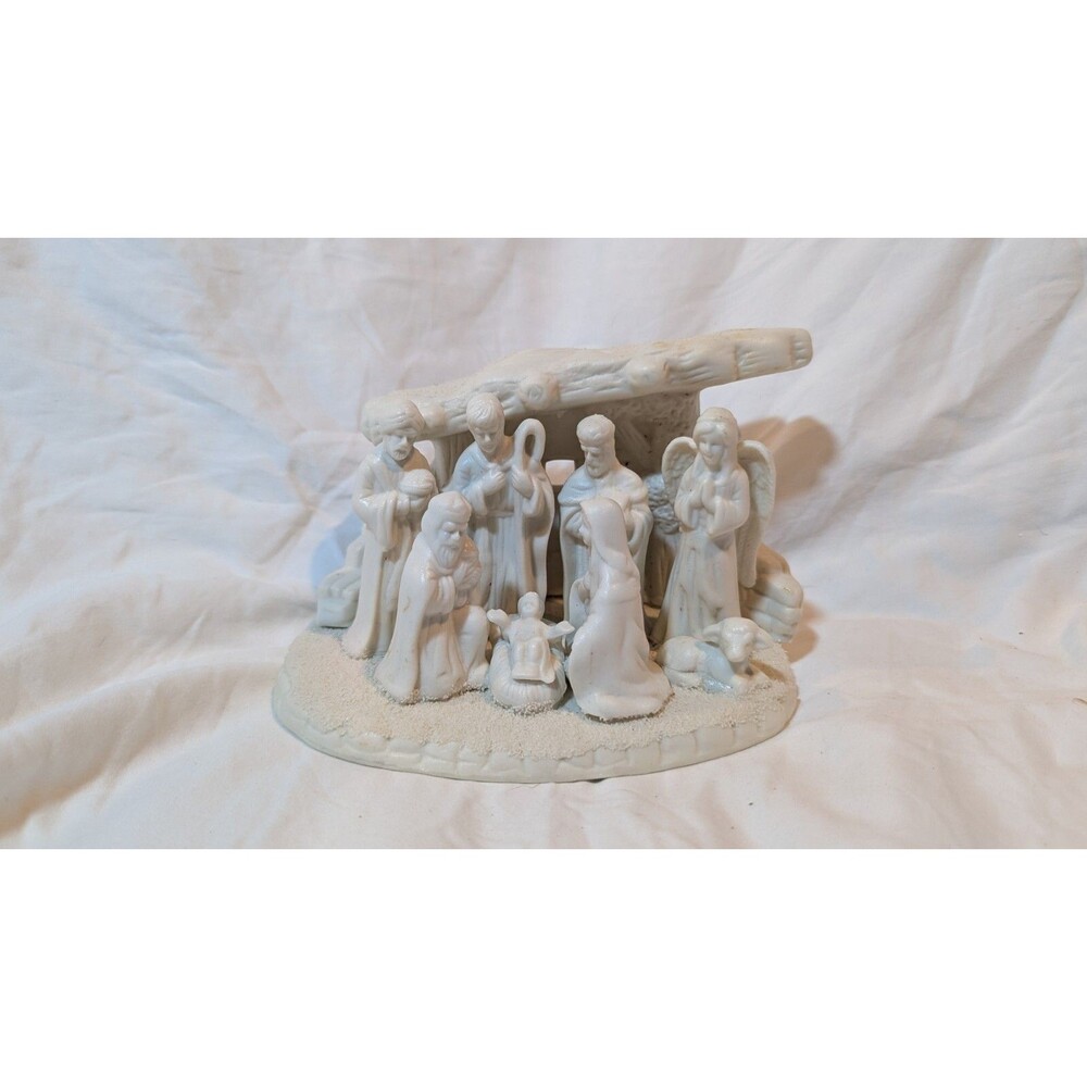 Vintage  nativity scene in stable 1 Piece (white) Ceramic Bisque/sugar/salt